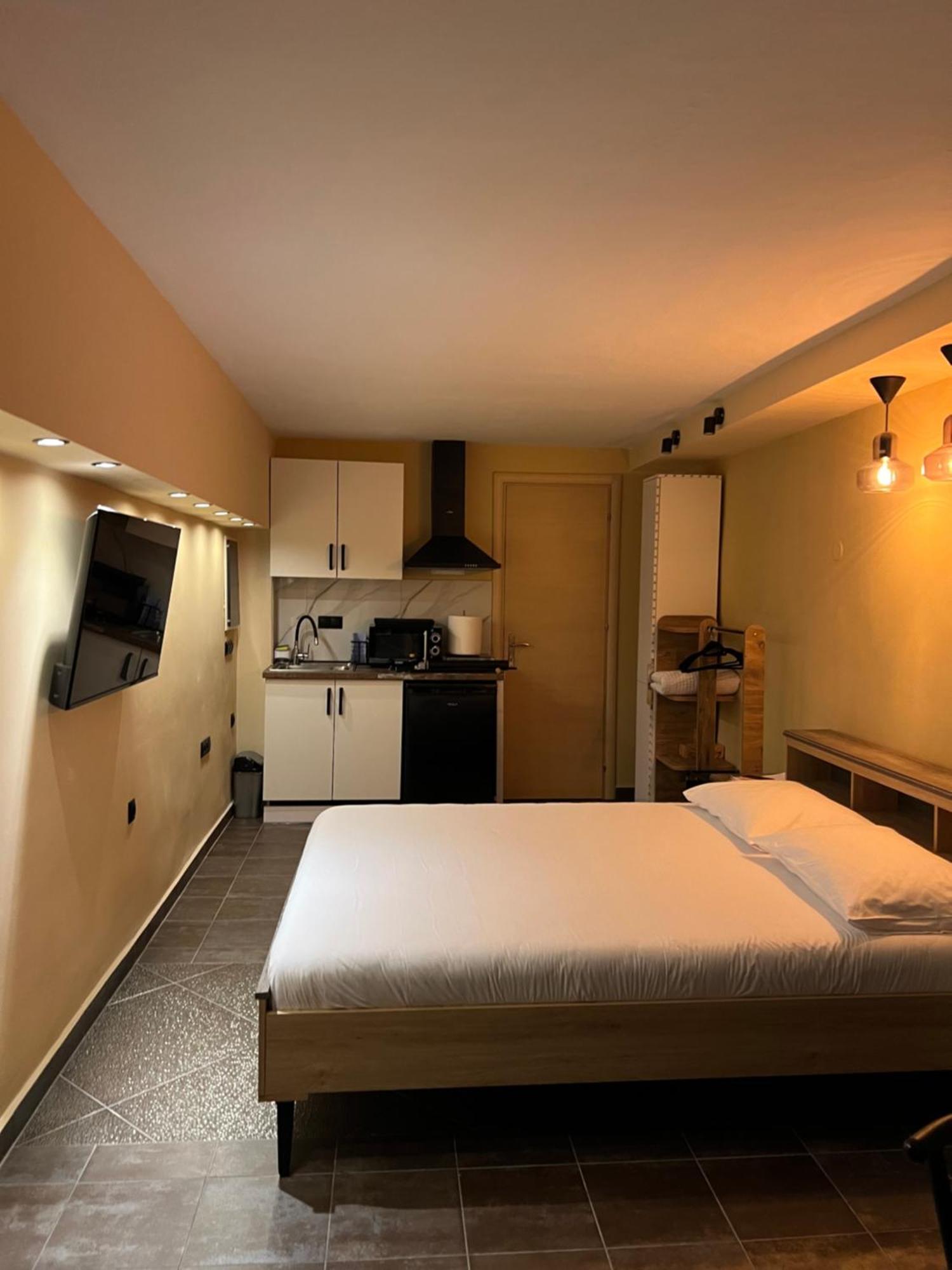 Evexia Apartment Kavala Bagian luar foto